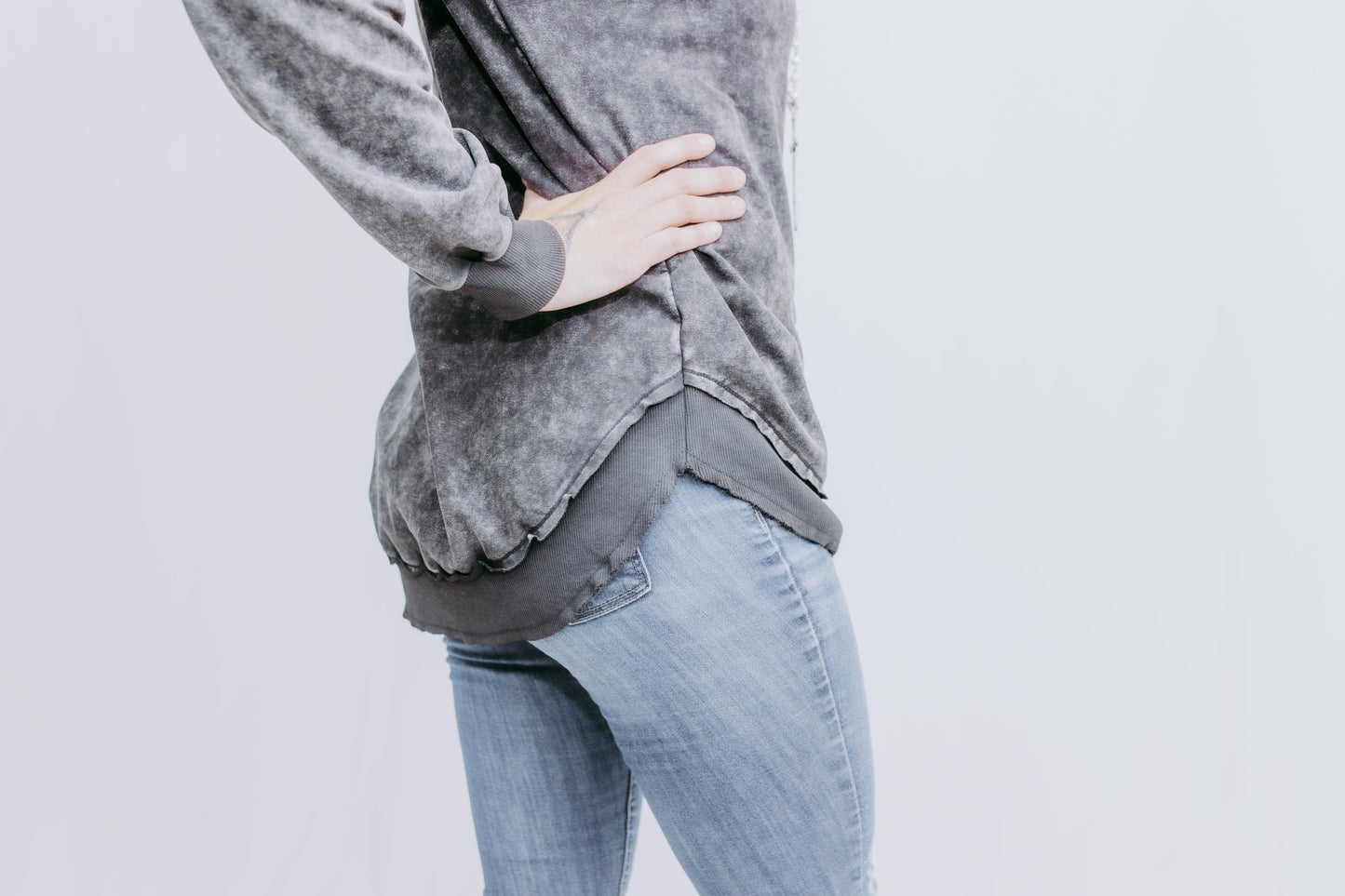MK159 Basic Acid Washed Sweatshirt - Charcoal