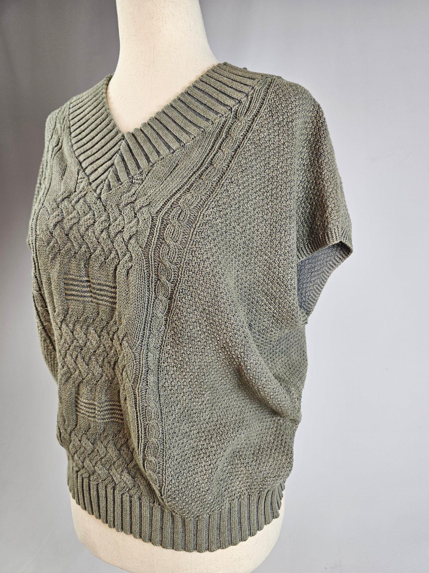 TZ108 Sweater Vest