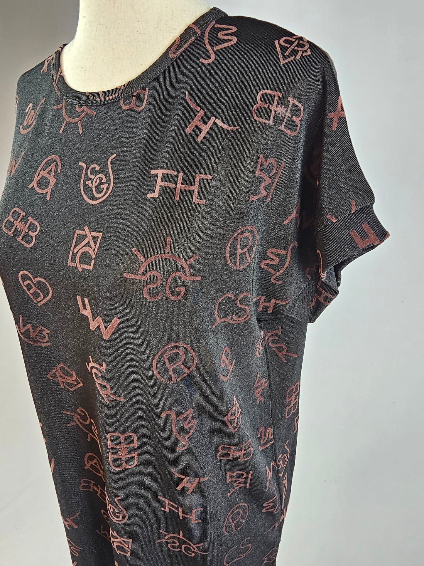 TZ100 3D Branded Blouse