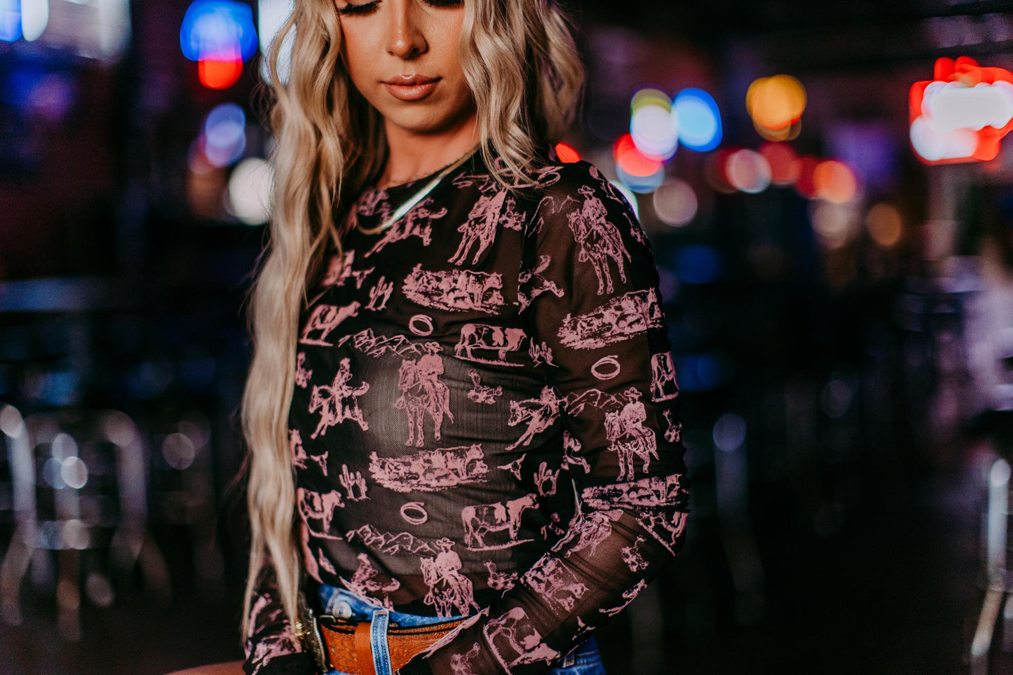 MK530 Western Scene LS Mesh Top