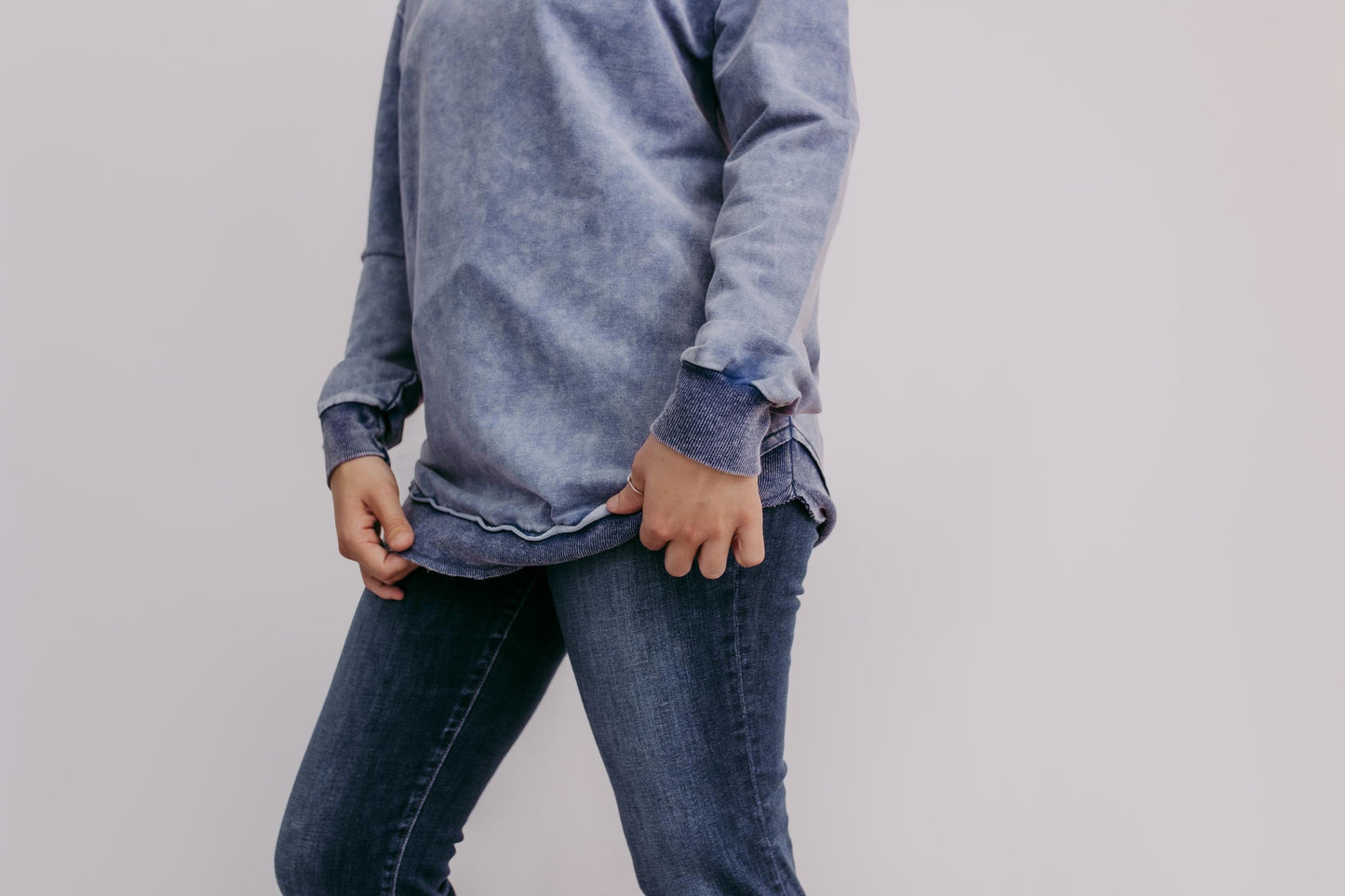 MK159 Basic Acid Washed Sweatshirt -Navy