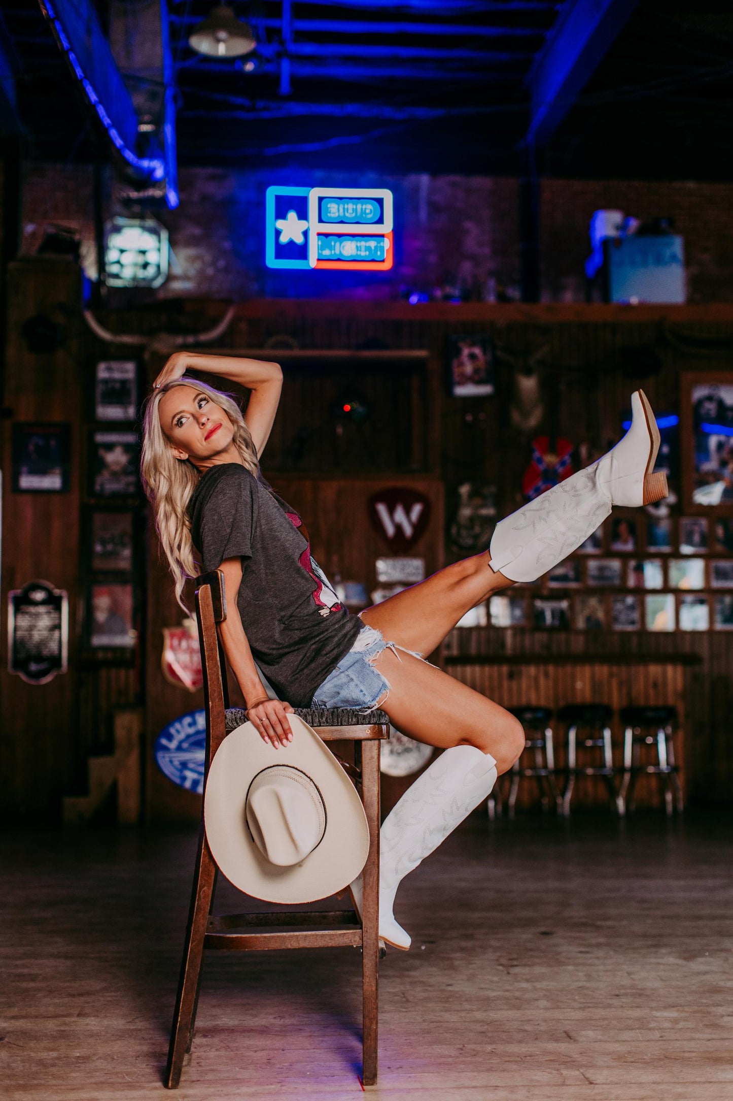 MK382 Cowgirl SL Tee