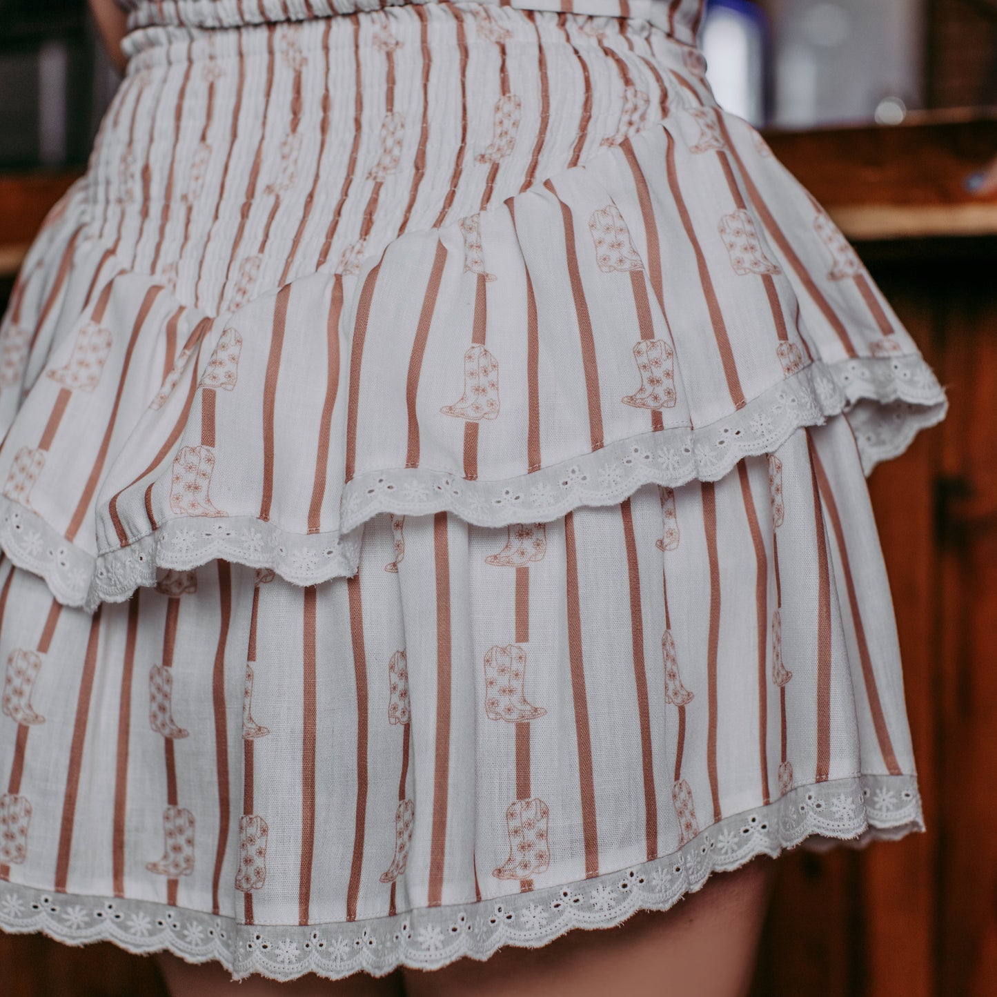 MK630 Ruffled Boot Skort