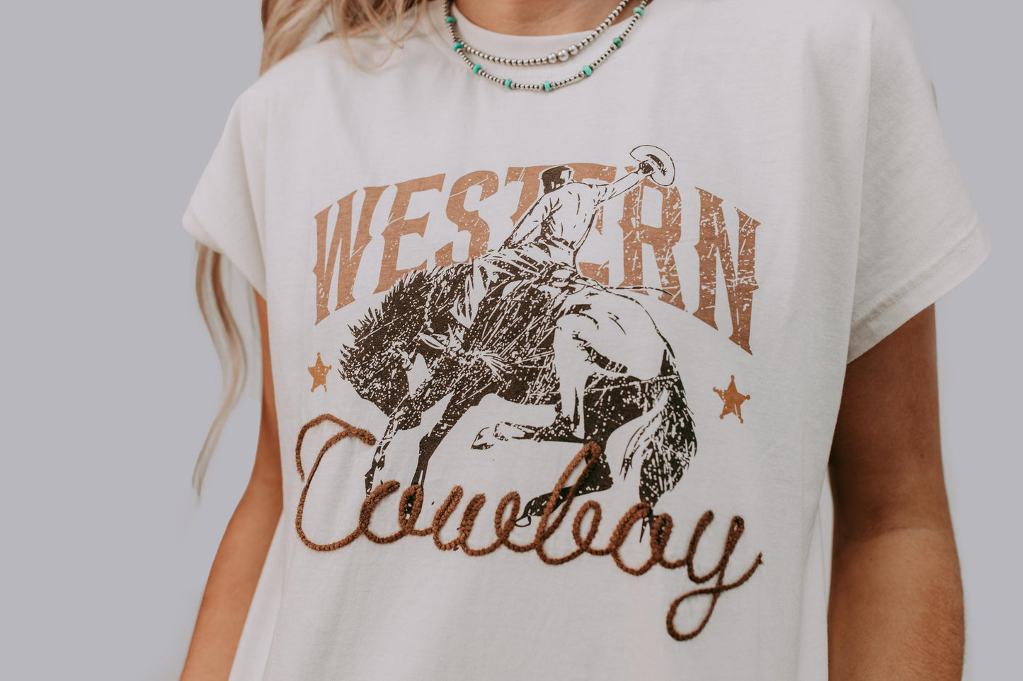 MK666 Western Cowboy Roped Embroidery T Shirt