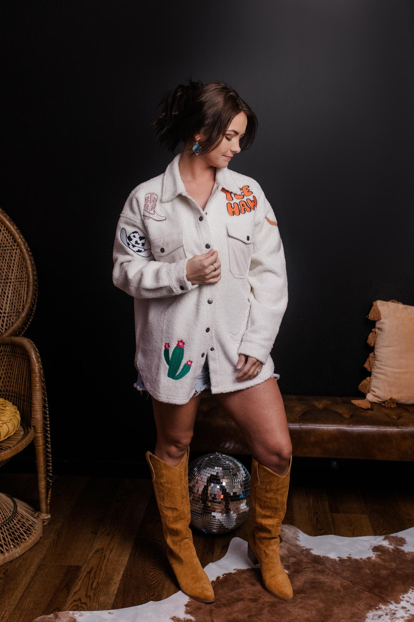 MK549 Oversize Sherpa Embroidery Jacket - White