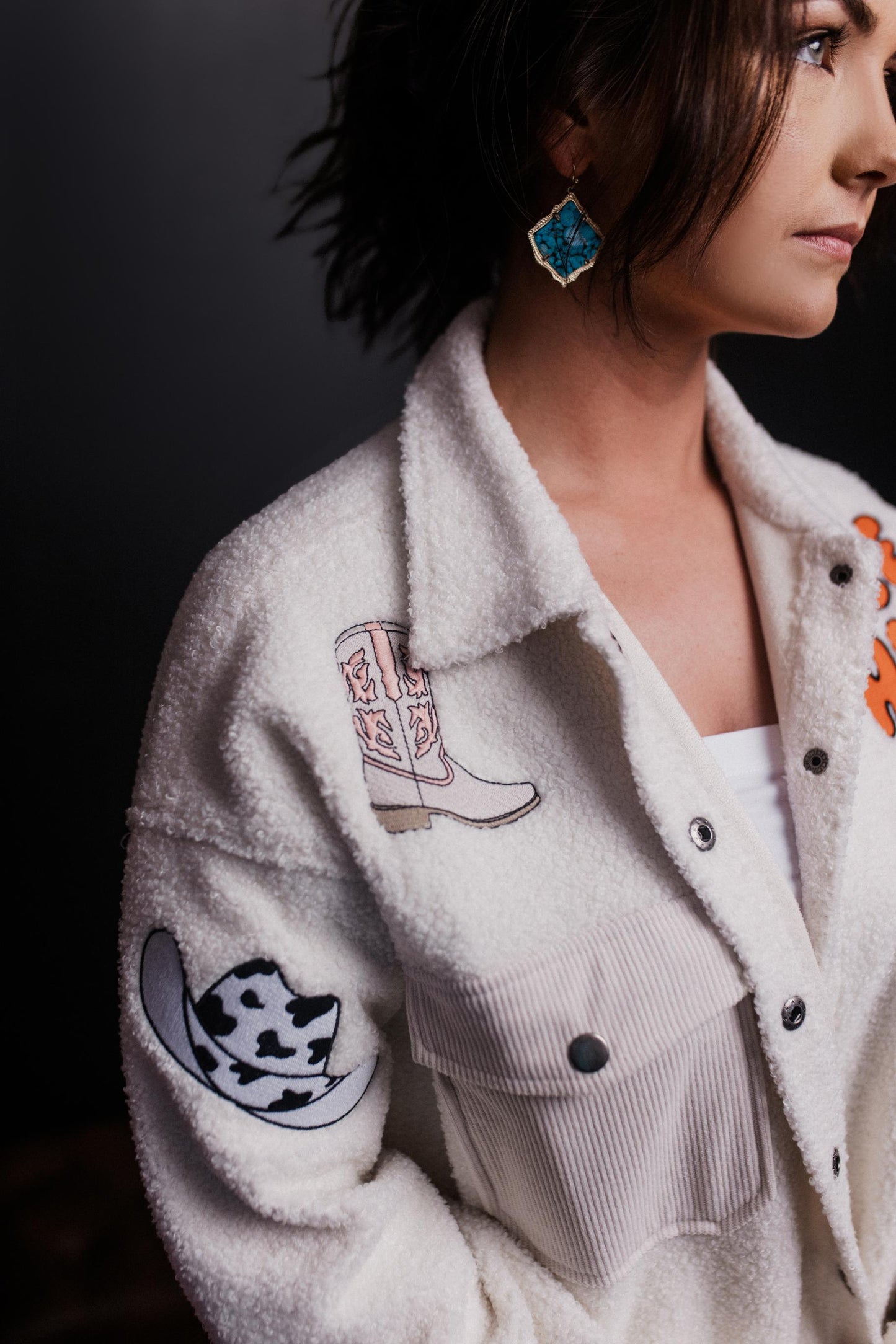 MK549 Oversize Sherpa Embroidery Jacket - White