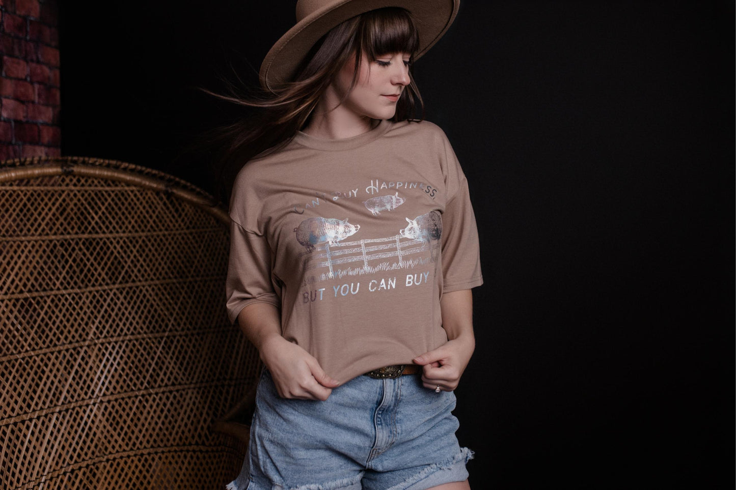 MK552 Pig Farm Gold Foil SL Tee