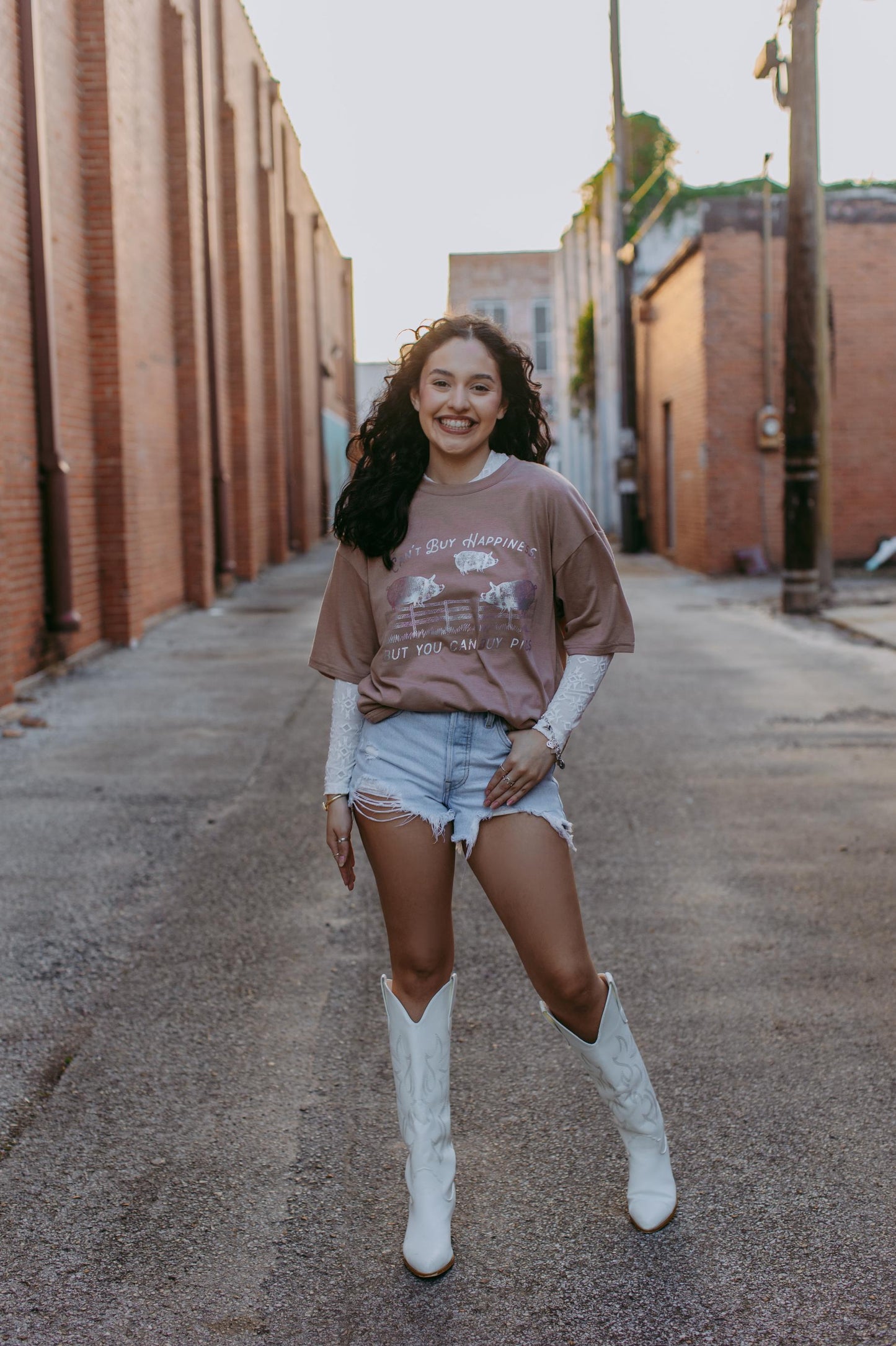 MK552 Pig Farm Gold Foil SL Tee